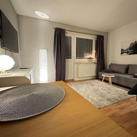 Laegenhet I Centrala Lidkoeping - Myhostel Bagian luar foto