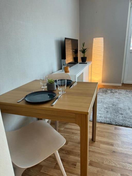 Laegenhet I Centrala Lidkoeping - Myhostel Bagian luar foto